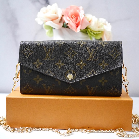 đź’–Authentic LV Mono Envelop Wallet came with box and dust bag - Picture 3 of 12